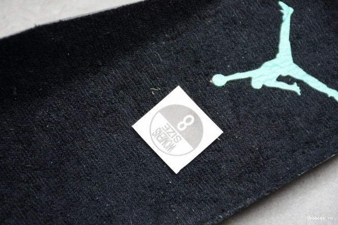  Low Jordan AIR Retro 528895-145 'Emerald' 11 0428